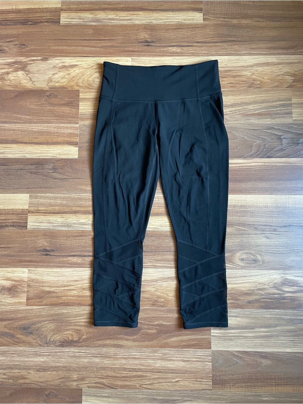 Athleta Mesh Mantra Capri Yoga Fitness Black Small